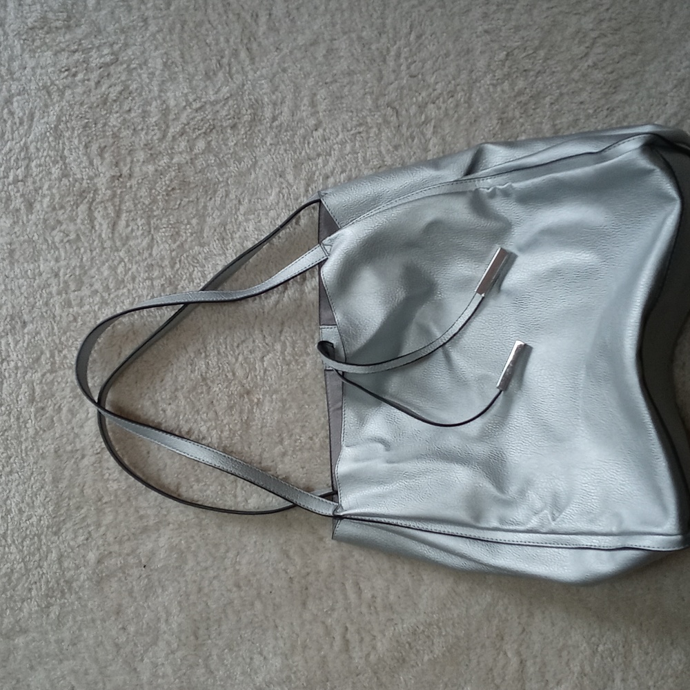 Nwot.Silver square style bag